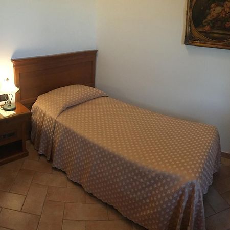 Hotel Castello Di Septe Mozzagrogna Exterior photo