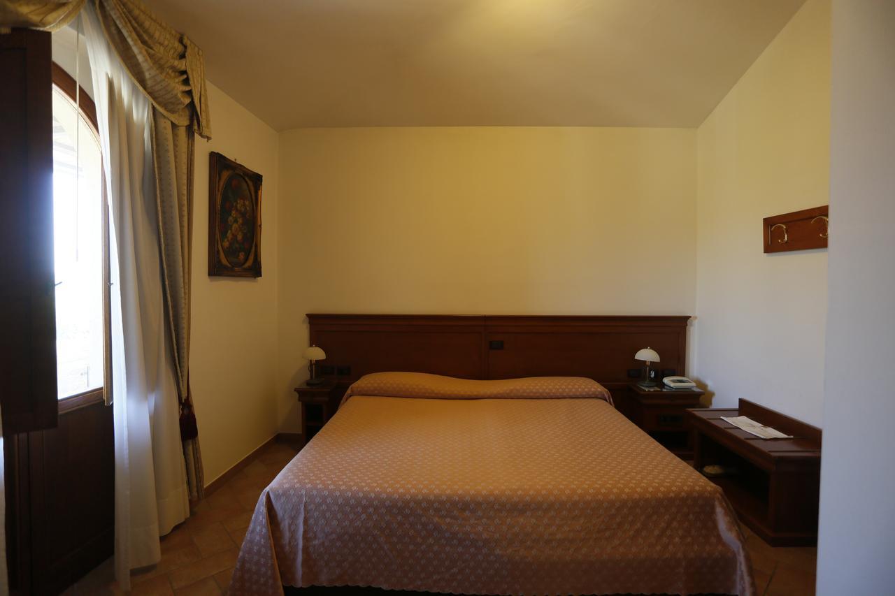 Hotel Castello Di Septe Mozzagrogna Exterior photo
